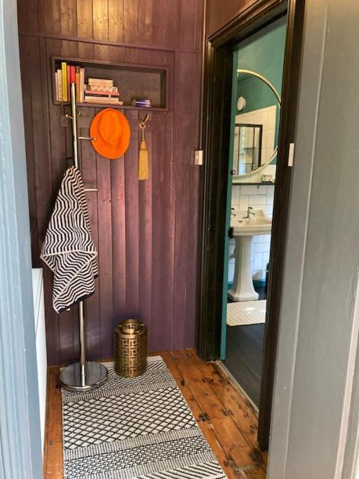 Lepine- In Sunny Apartment Folkestone